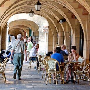 [Translate to Gruppenreisen in Frankreich:] Charleville-Mezieres, Arkaden, Städtereise