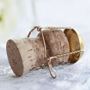 [Translate to Gruppenreisen in Frankreich:] Champagner Reise, Trinken, Korken